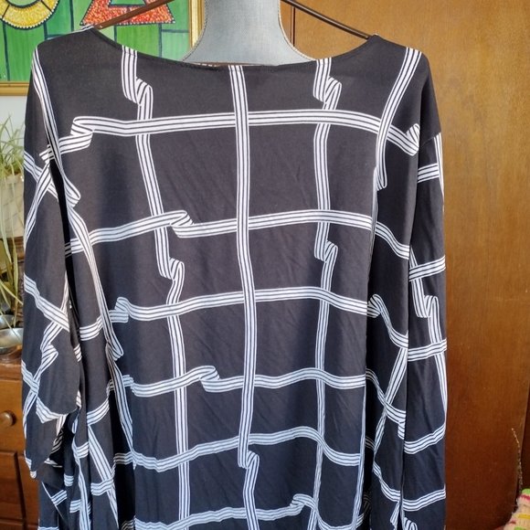 Liz Claiborne Women's Tunic Style Top Black & White NWT Sz 5x - Picture 5 of 7